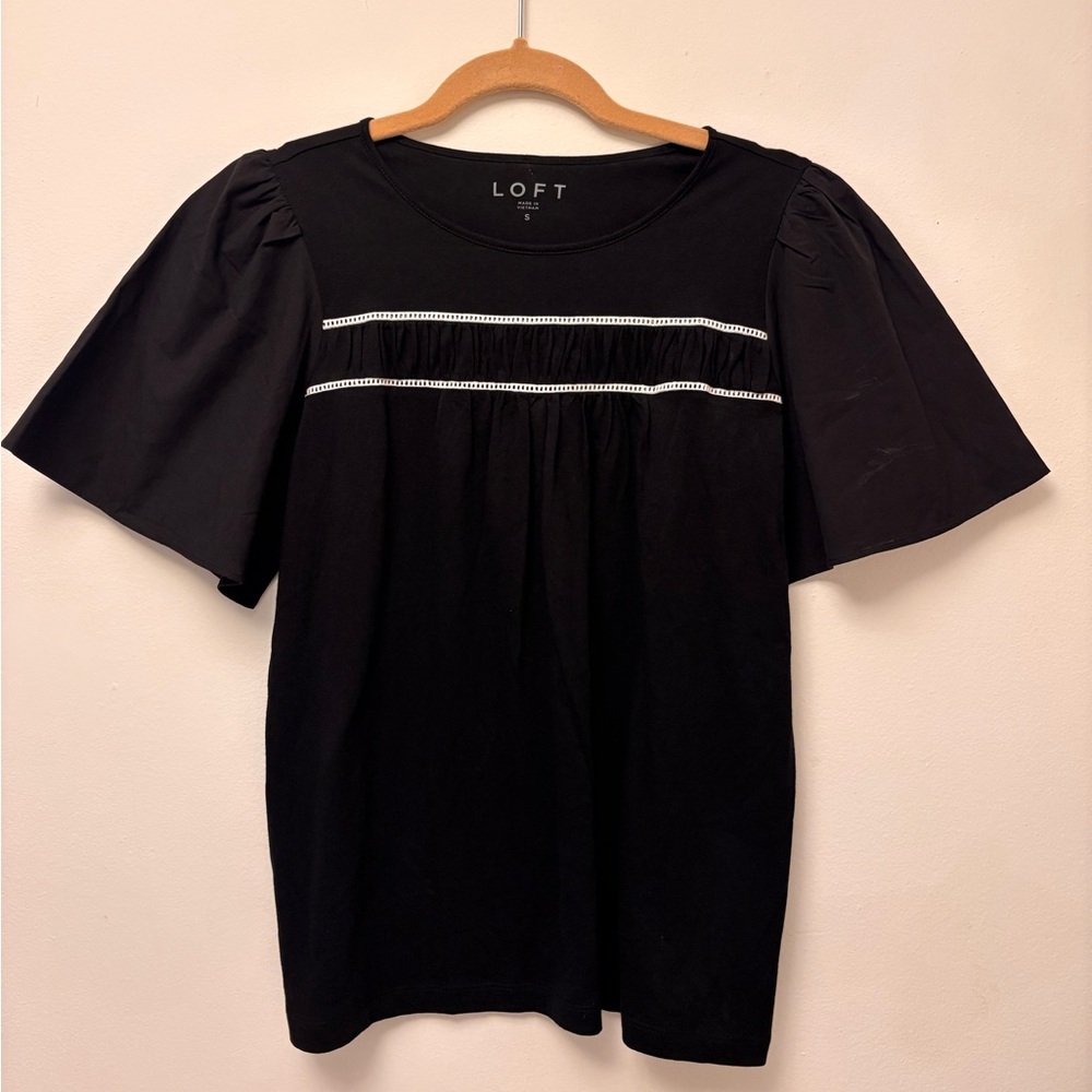 Loft Black Flutter Sleeve Top Sz Small Preowned